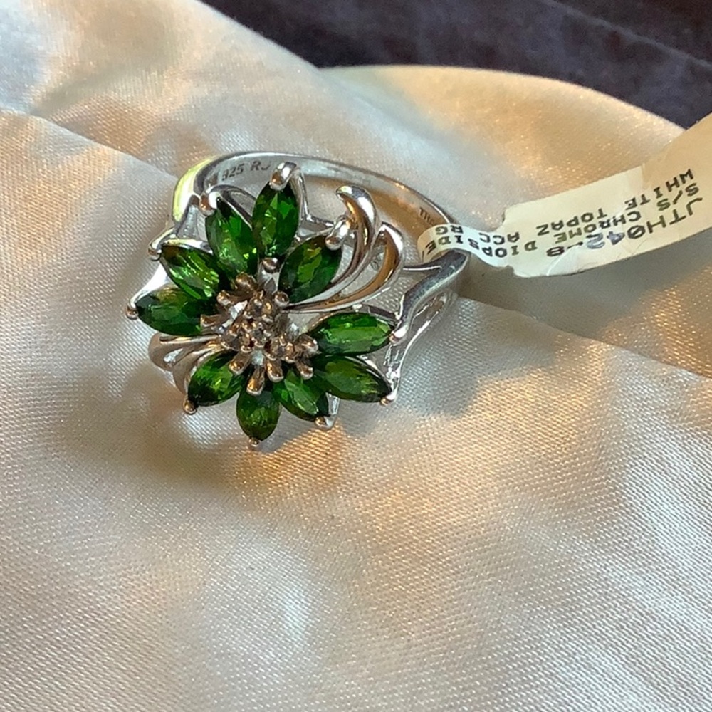 Chrome diopside and white topaz 925 ring